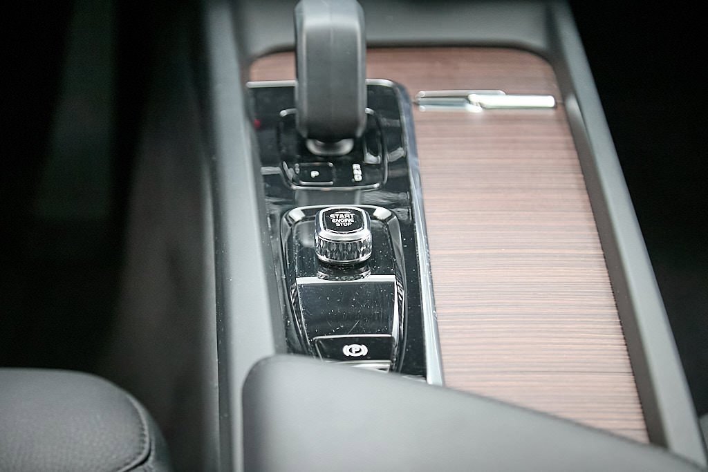 Certified 2023 Volvo XC60 B5 Plus w/ Protection Package Premier image 32