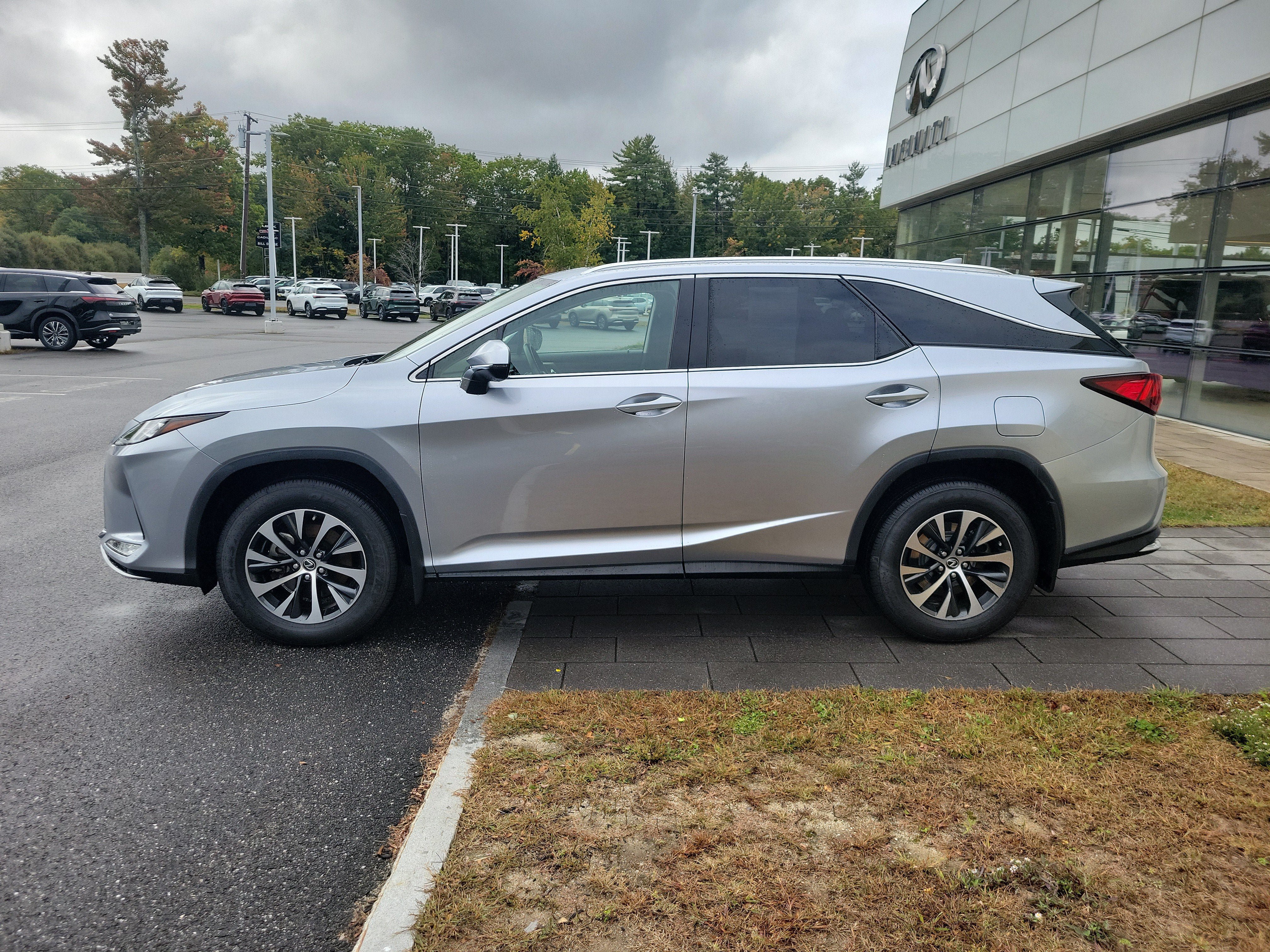 Used 2022 Lexus RX 350L Premium w/ Premium Package AWD/4WD image 2