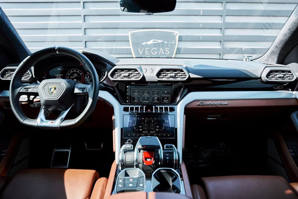 Used 2023 Lamborghini Urus S image 53