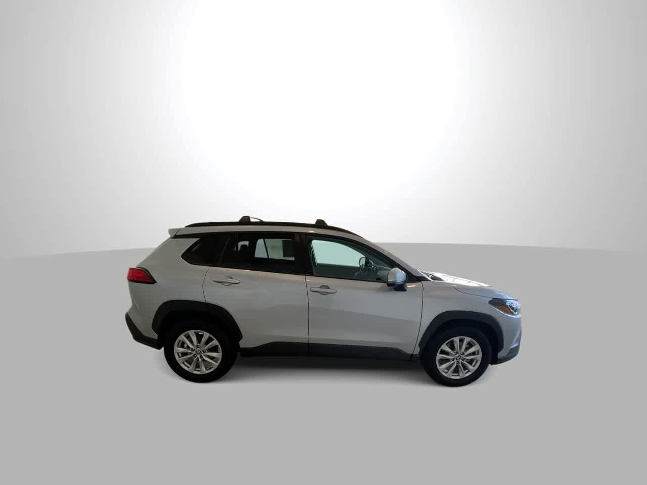 Certified 2023 Toyota Corolla Cross LE w/ Moonroof Package image 9