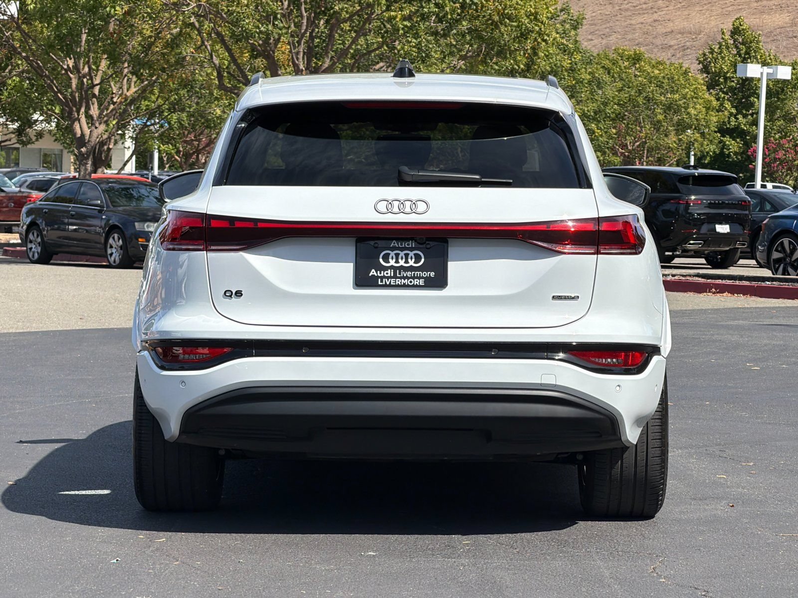 Used 2025 Audi Q6 e-tron Premium w/ Convenience Package AWD/4WD image 5