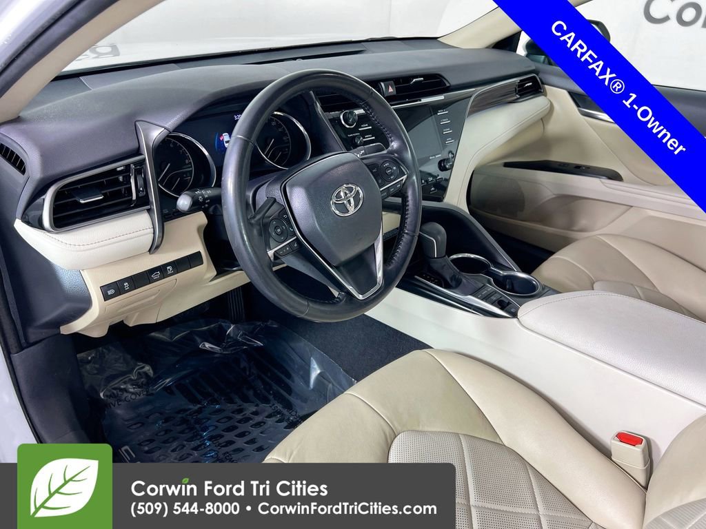 Used 2019 Toyota Camry XLE image 3