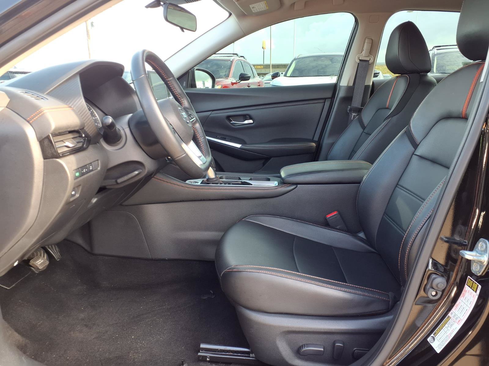Used 2023 Nissan Sentra SR w/ SR Premium Package FWD image 9