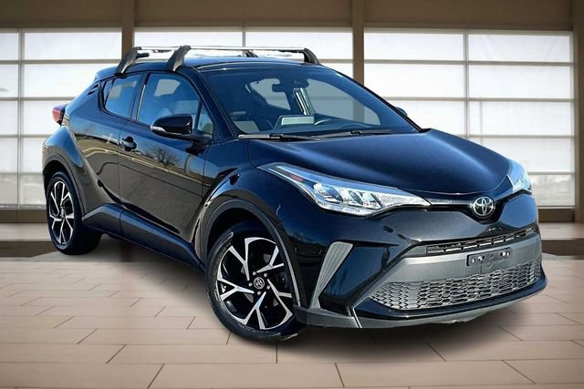 Used 2022 Toyota C-HR XLE image 12