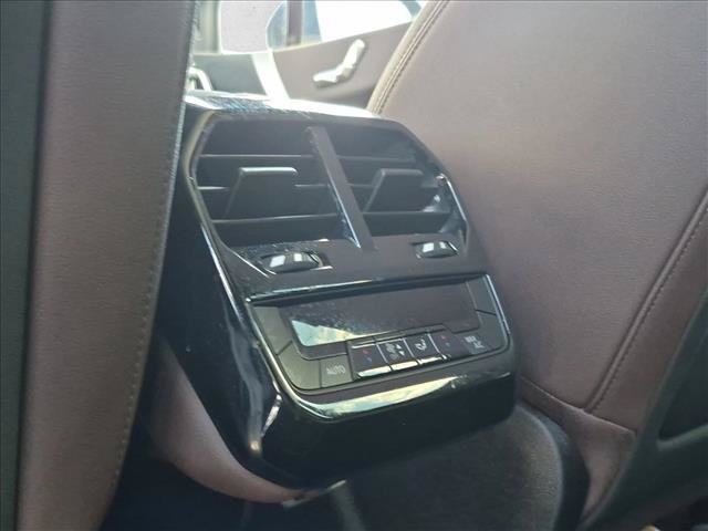 Used 2024 BMW iX xDrive50 w/ Sport Package AWD/4WD image 17