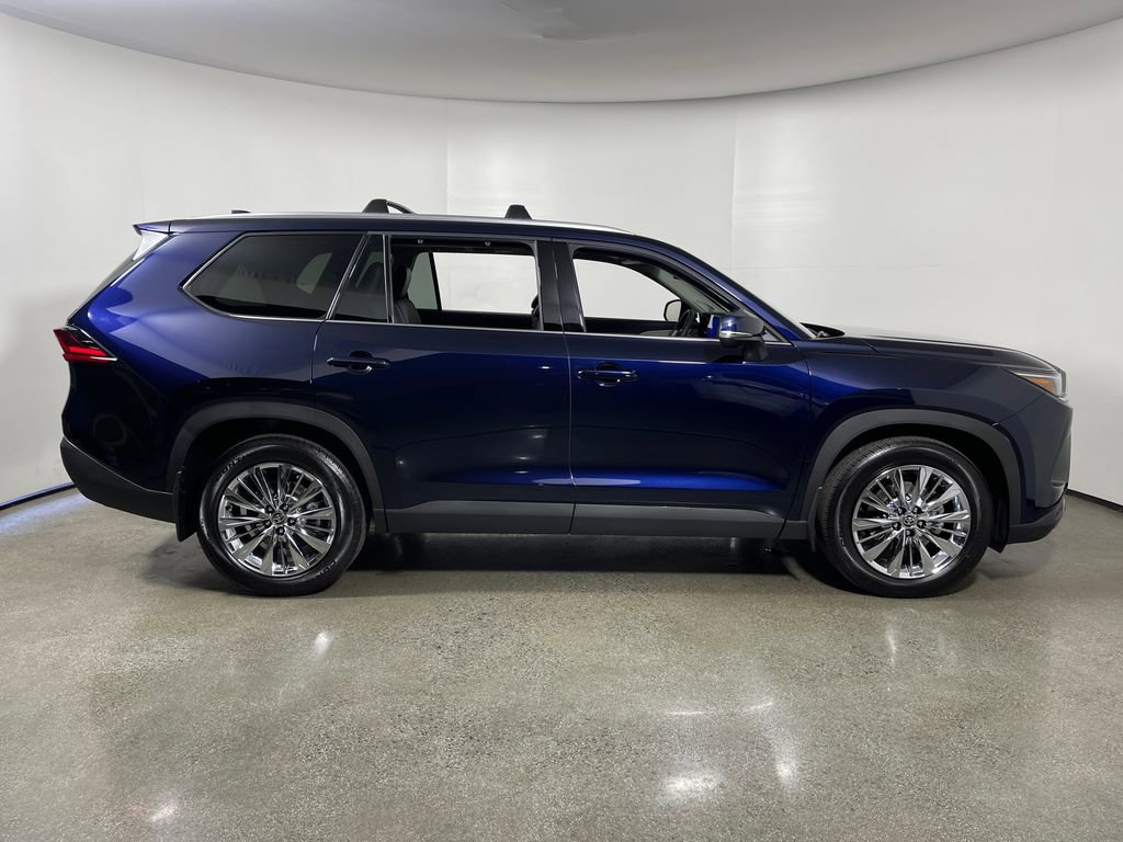 New 2026 Toyota Grand Highlander Platinum image 2