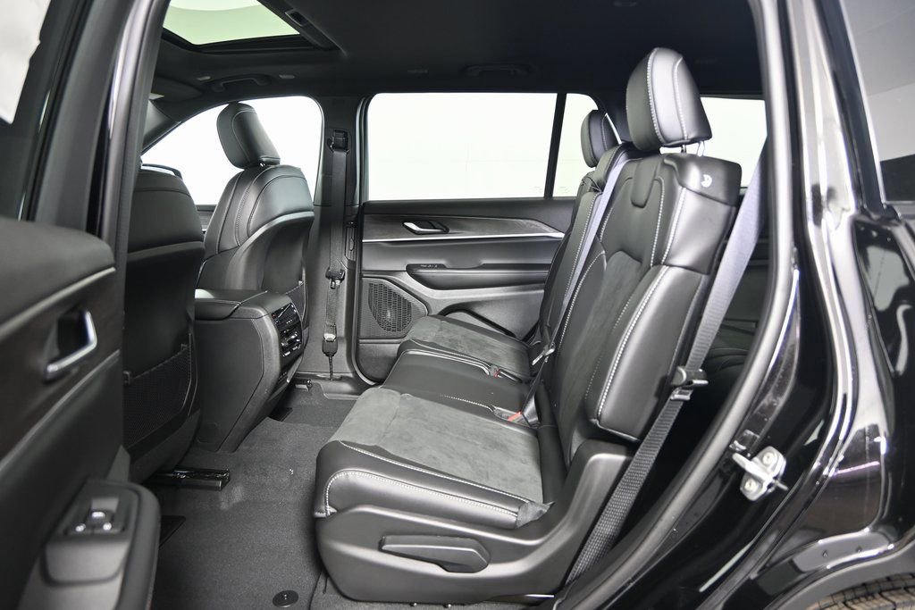 New 2026 Jeep Grand Cherokee L 4WD image 18