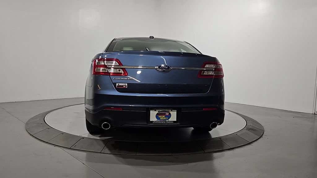 Used 2018 Ford Taurus SE FWD image 4