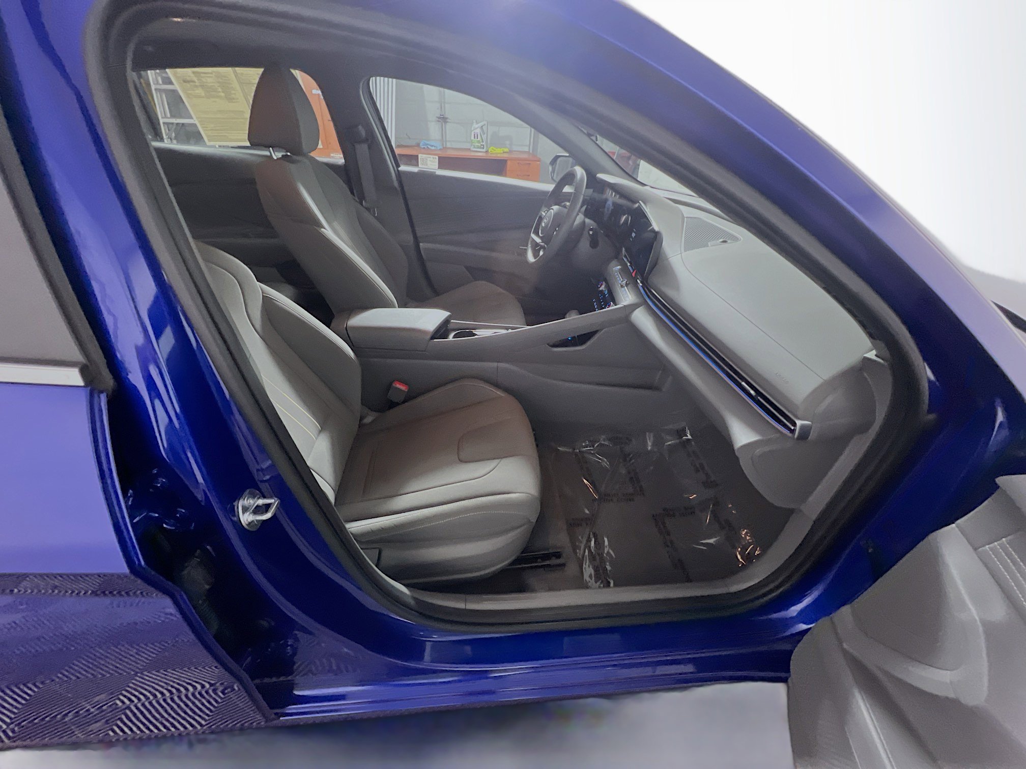 Used 2025 Hyundai Elantra SEL image 31