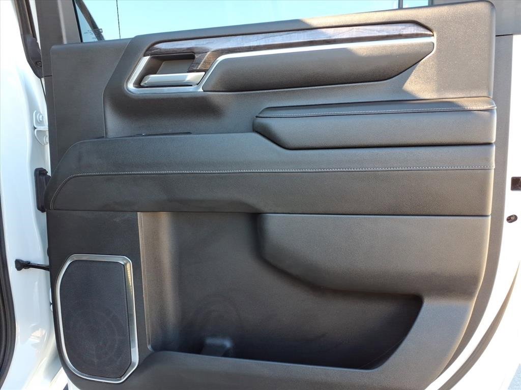 Used 2024 Chevrolet Silverado 2500 LTZ w/ LTZ Convenience Package image 14