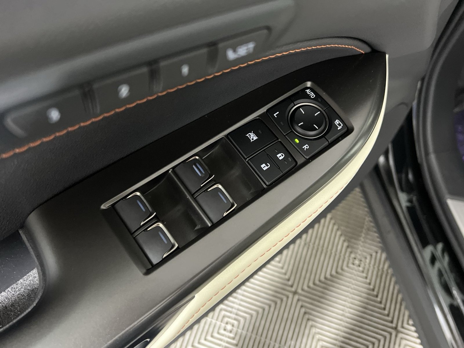 Used 2023 Lexus NX 350 AWD image 15