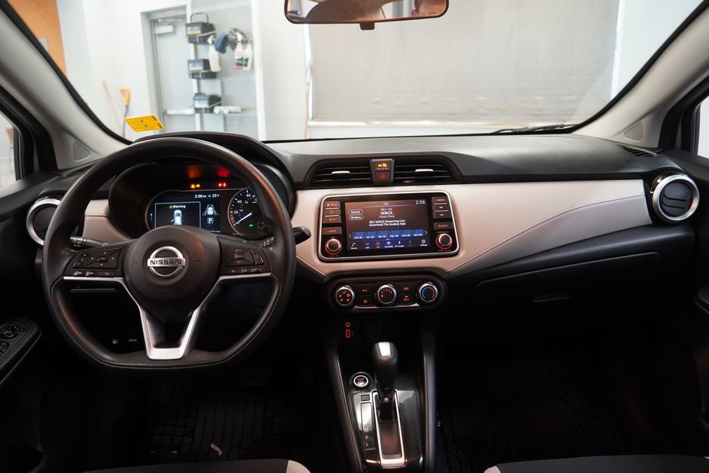 Used 2021 Nissan Versa SV image 8