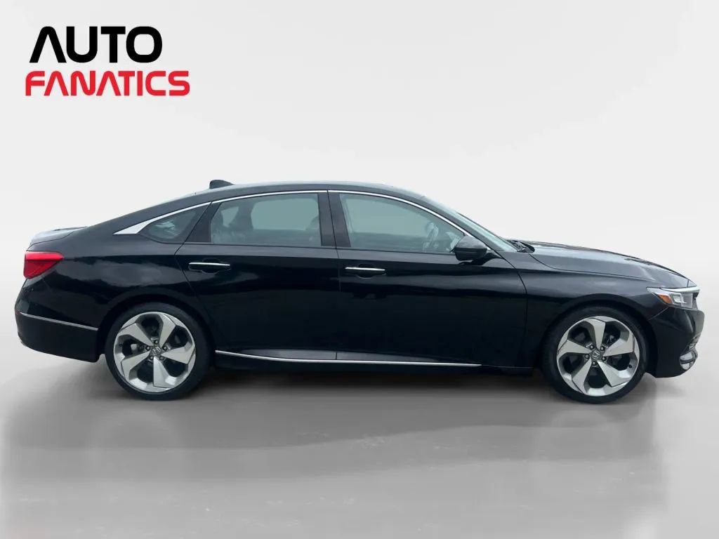 Used 2018 Honda Accord Touring image 6
