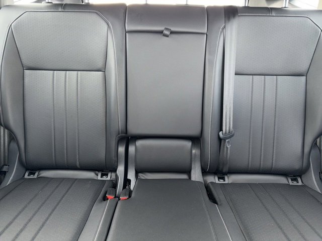 Used 2022 Volkswagen Tiguan SE R-Line image 21