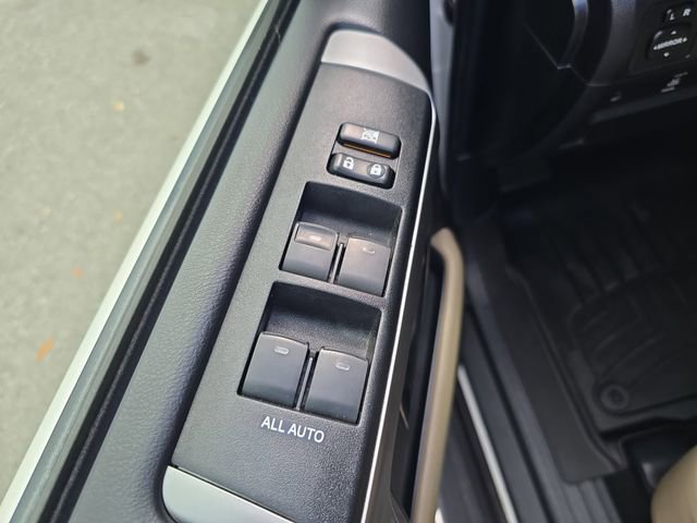 Used 2019 Toyota 4Runner SR5 Premium image 17