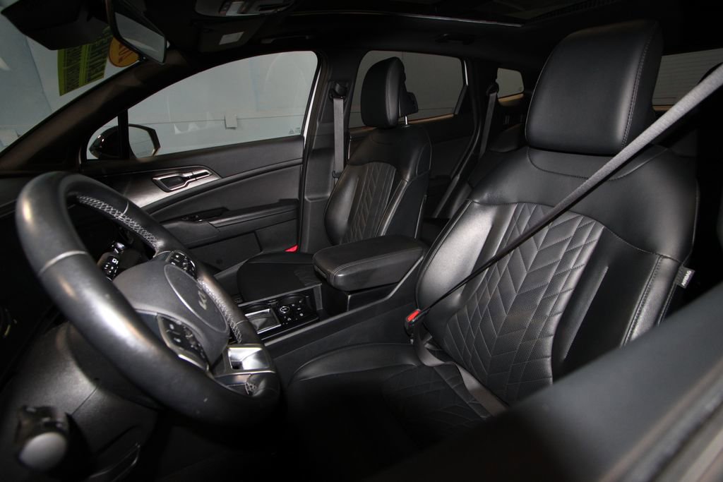 Used 2023 Kia Sportage X-Line w/ X-Line Premium Package image 4
