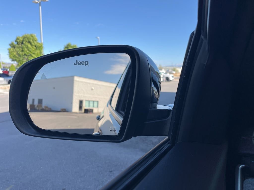 Used 2024 Jeep Compass Latitude image 4