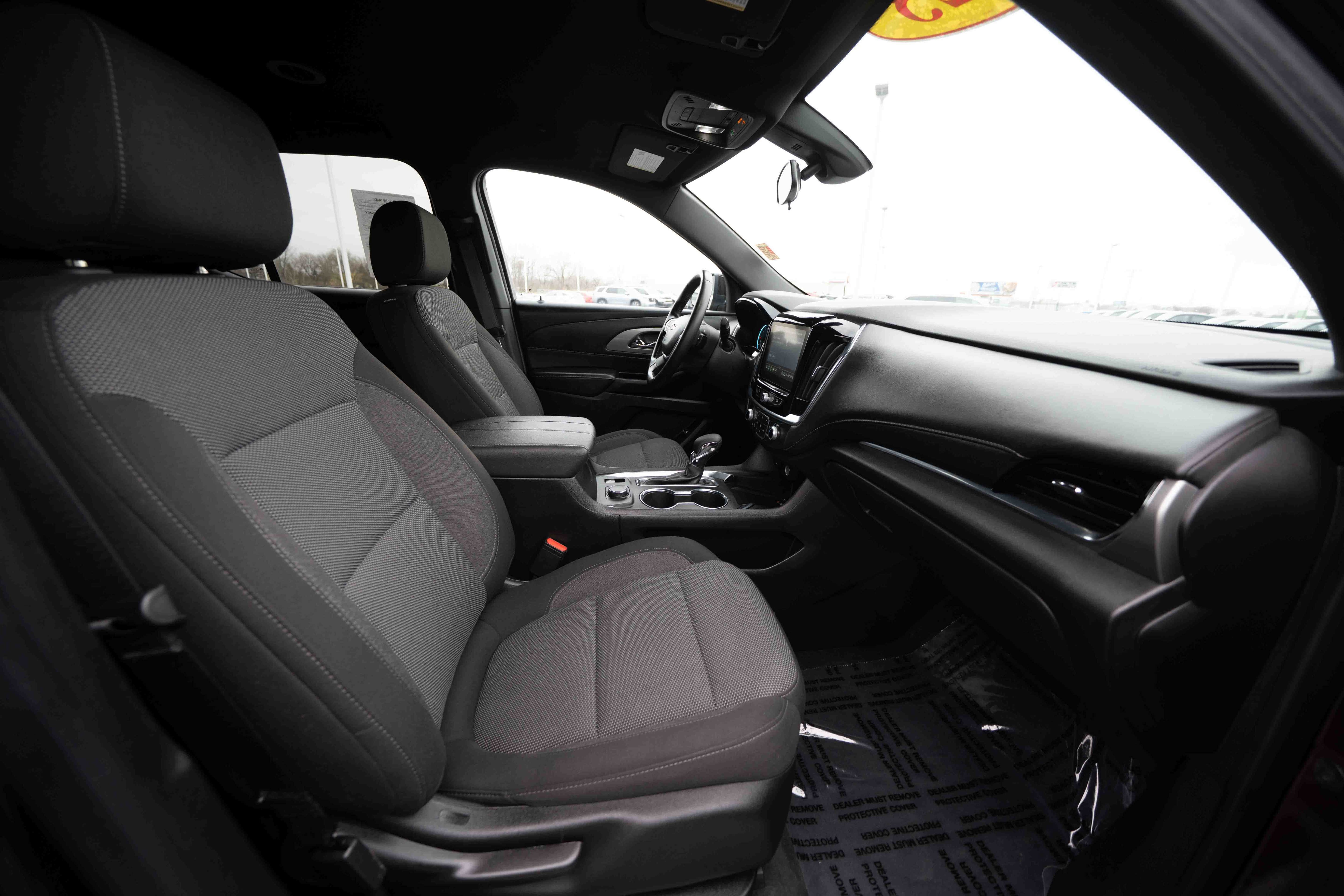 Used 2023 Chevrolet Traverse LT image 27