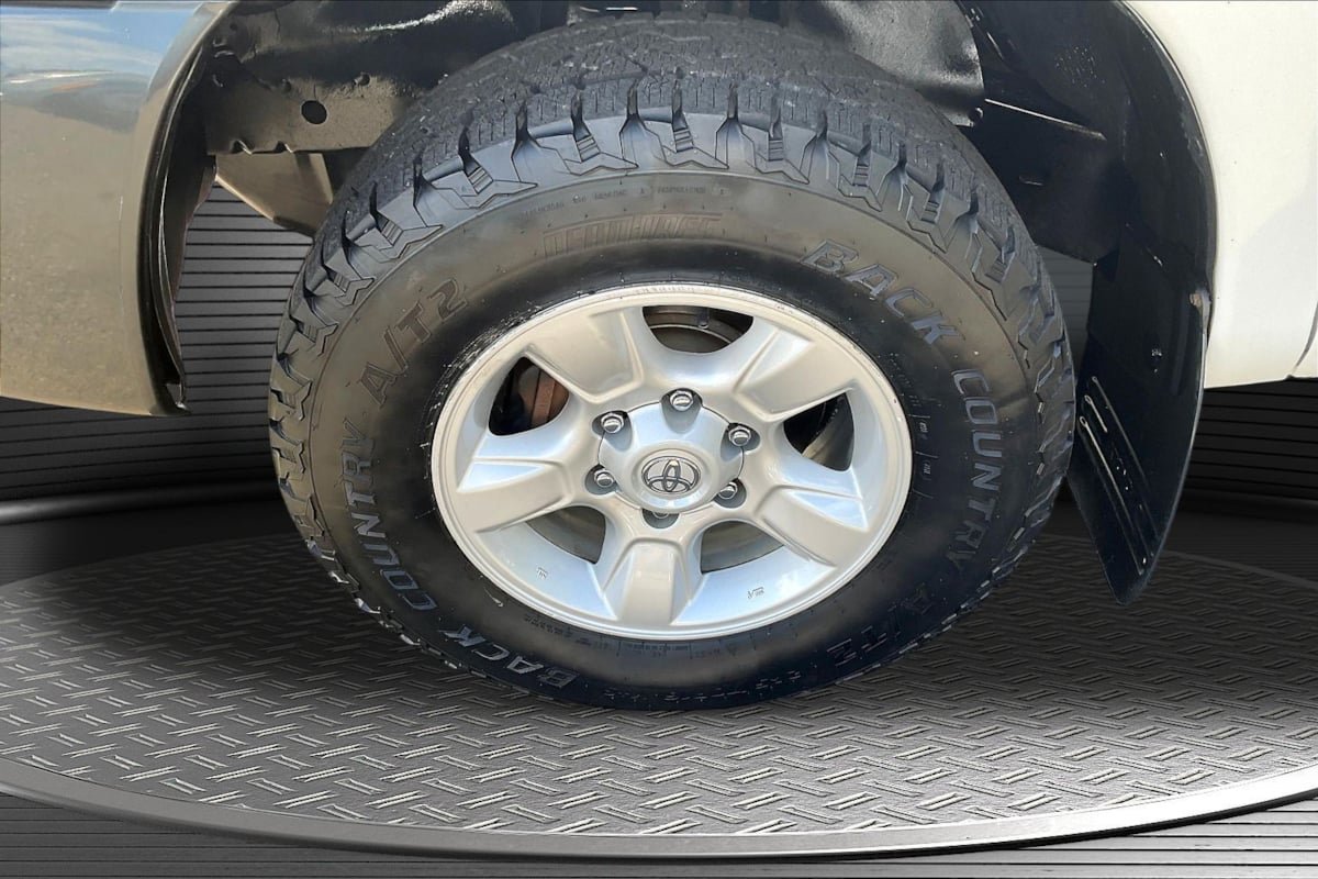 Used 2003 Toyota Tundra 2WD Regular Cab w/ All Weather Guard Pkg image 29