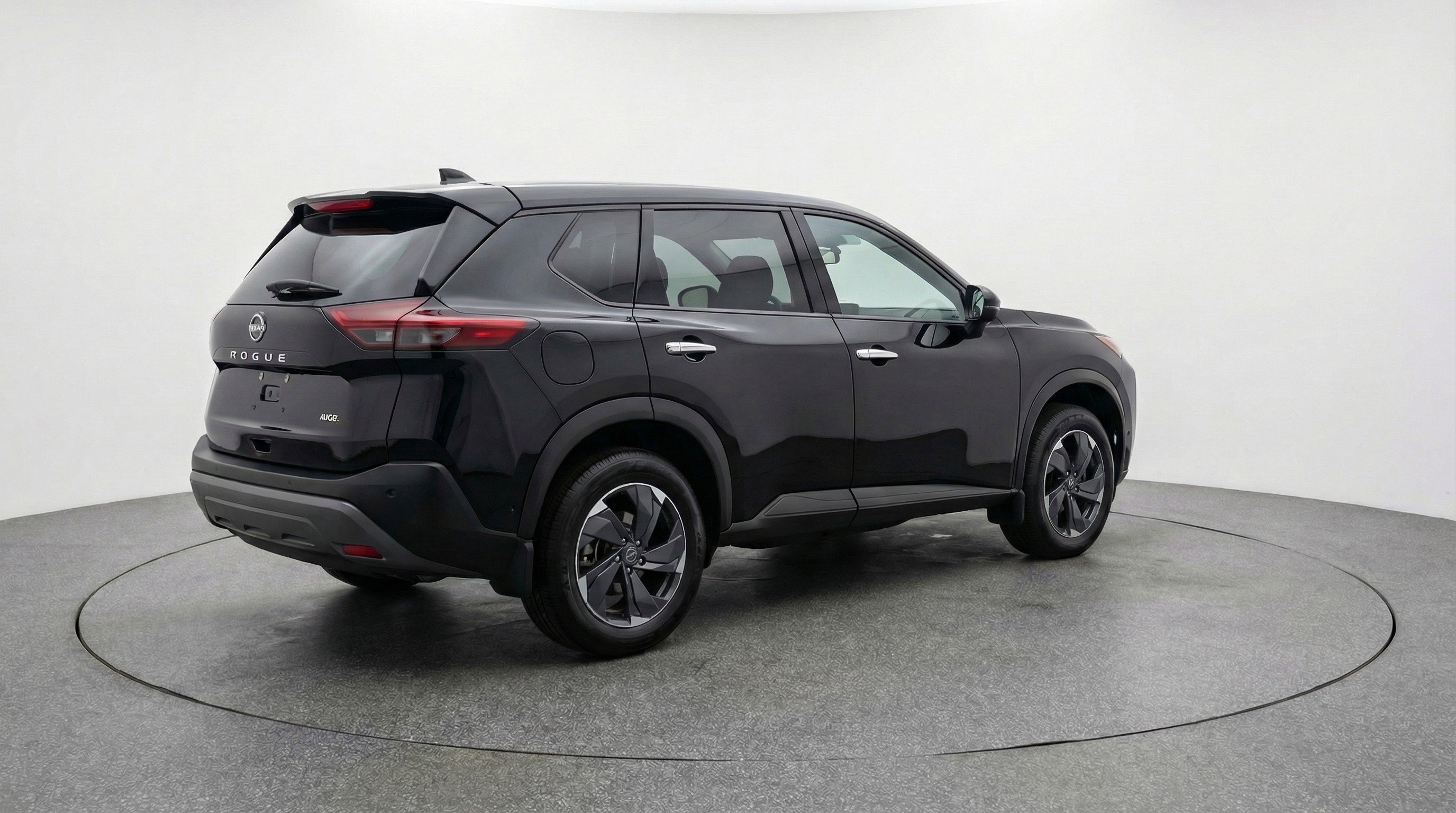 Used 2025 Nissan Rogue SV image 9