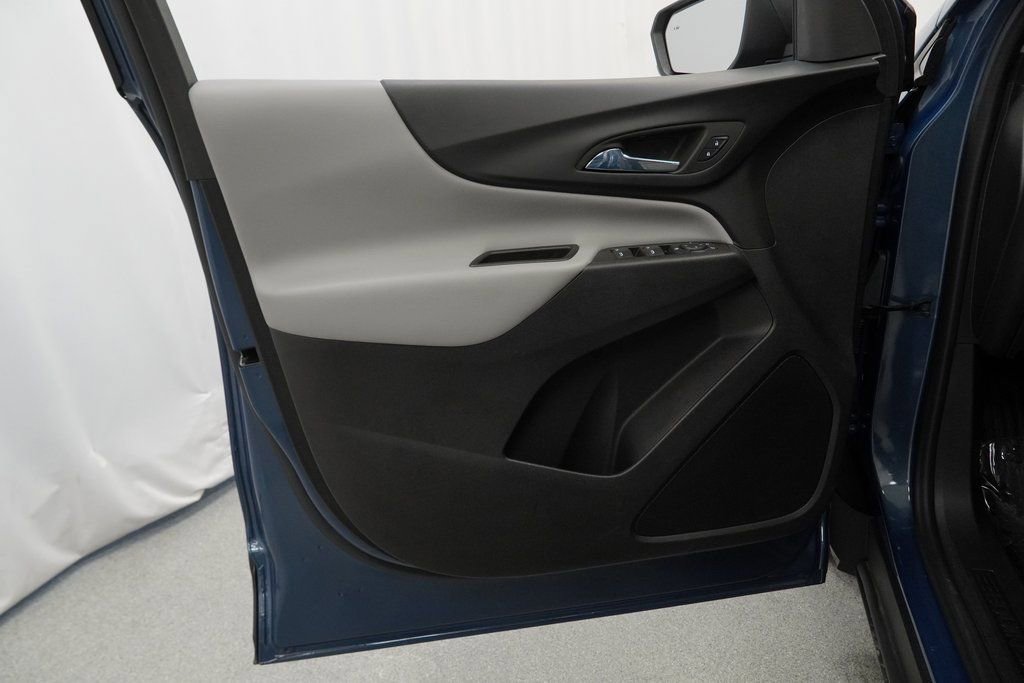 Used 2024 Chevrolet Equinox LS w/ LS Convenience Package image 36