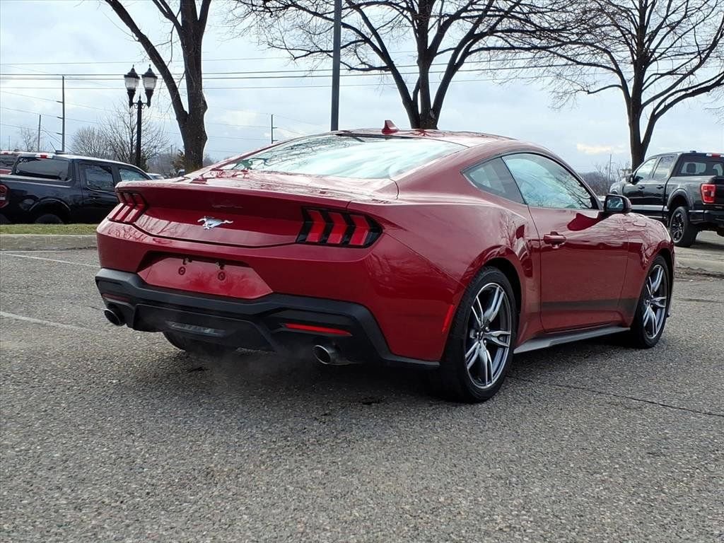 Used 2024 Ford Mustang Coupe image 5