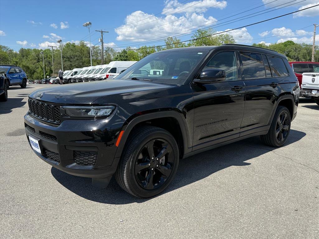 Used 2024 Jeep Grand Cherokee L Laredo AWD/4WD image 8