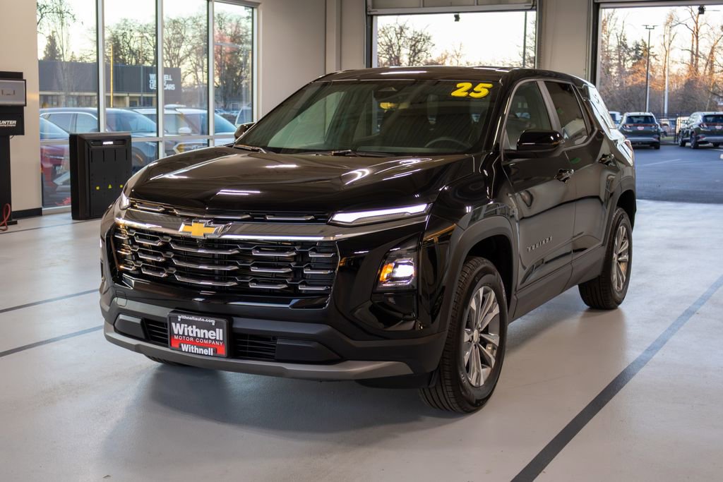 Used 2025 Chevrolet Equinox LT image 3