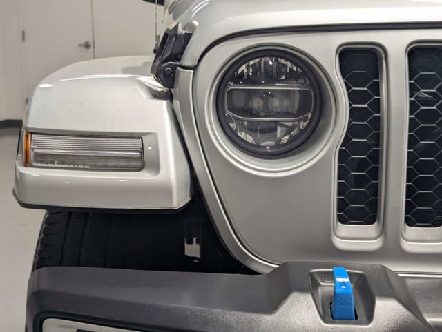 Used 2022 Jeep Wrangler Unlimited Sahara w/ Cold Weather Group image 30