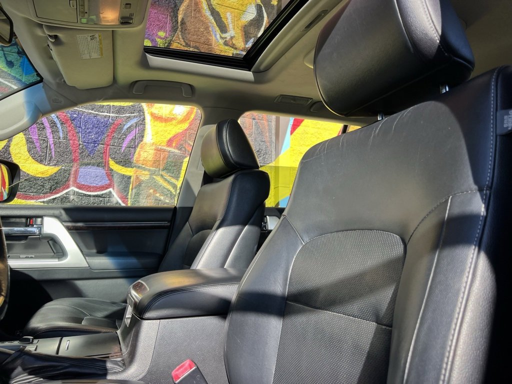Used 2013 Toyota Land Cruiser image 51