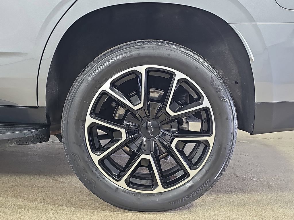Used 2022 Chevrolet Tahoe RST w/ Luxury Package AWD/4WD image 41