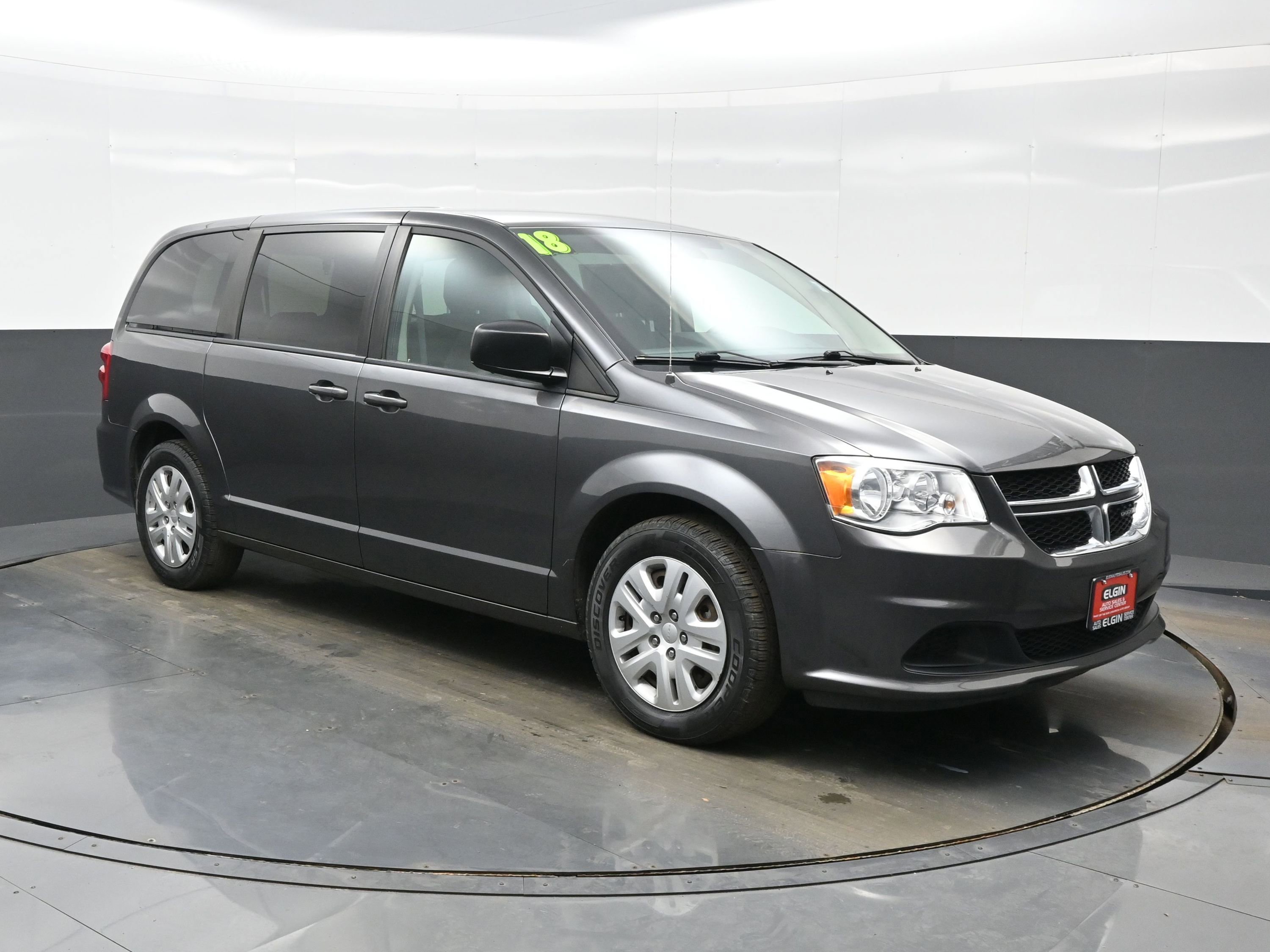 Used 2018 Dodge Grand Caravan SE w/ UConnect Hands-Free Group image 8