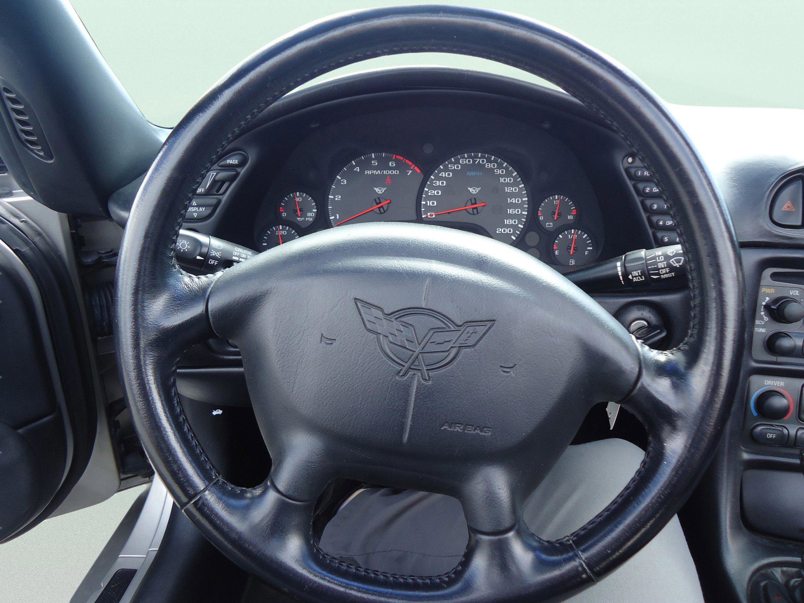 Used 2001 Chevrolet Corvette Convertible w/ Preferred Equipment Group2 image 13