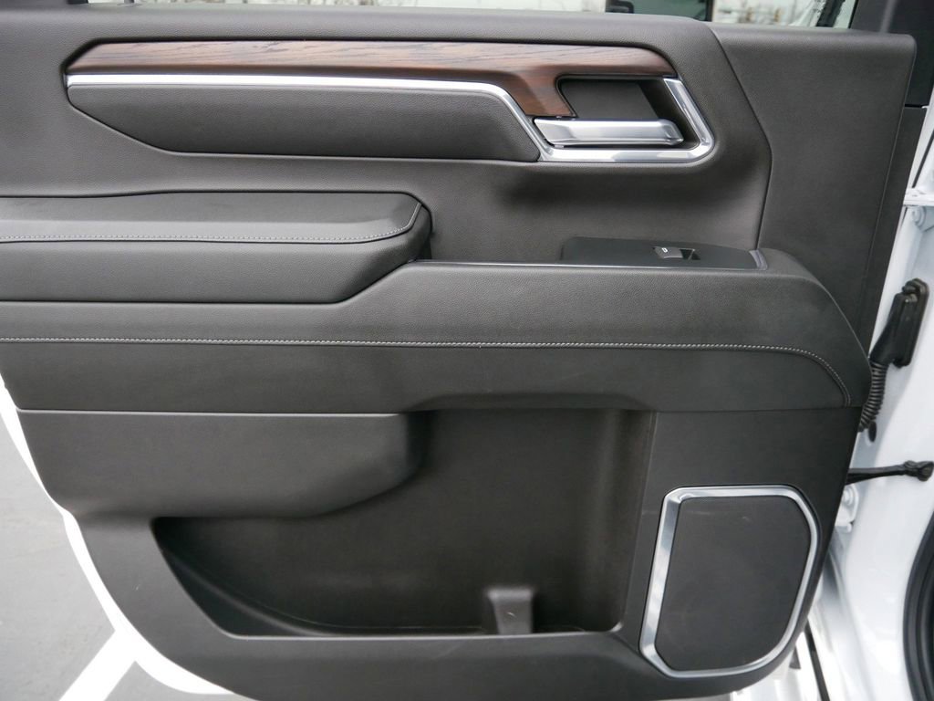 Used 2024 GMC Sierra 3500 SLT w/ SLT Premium Package image 12