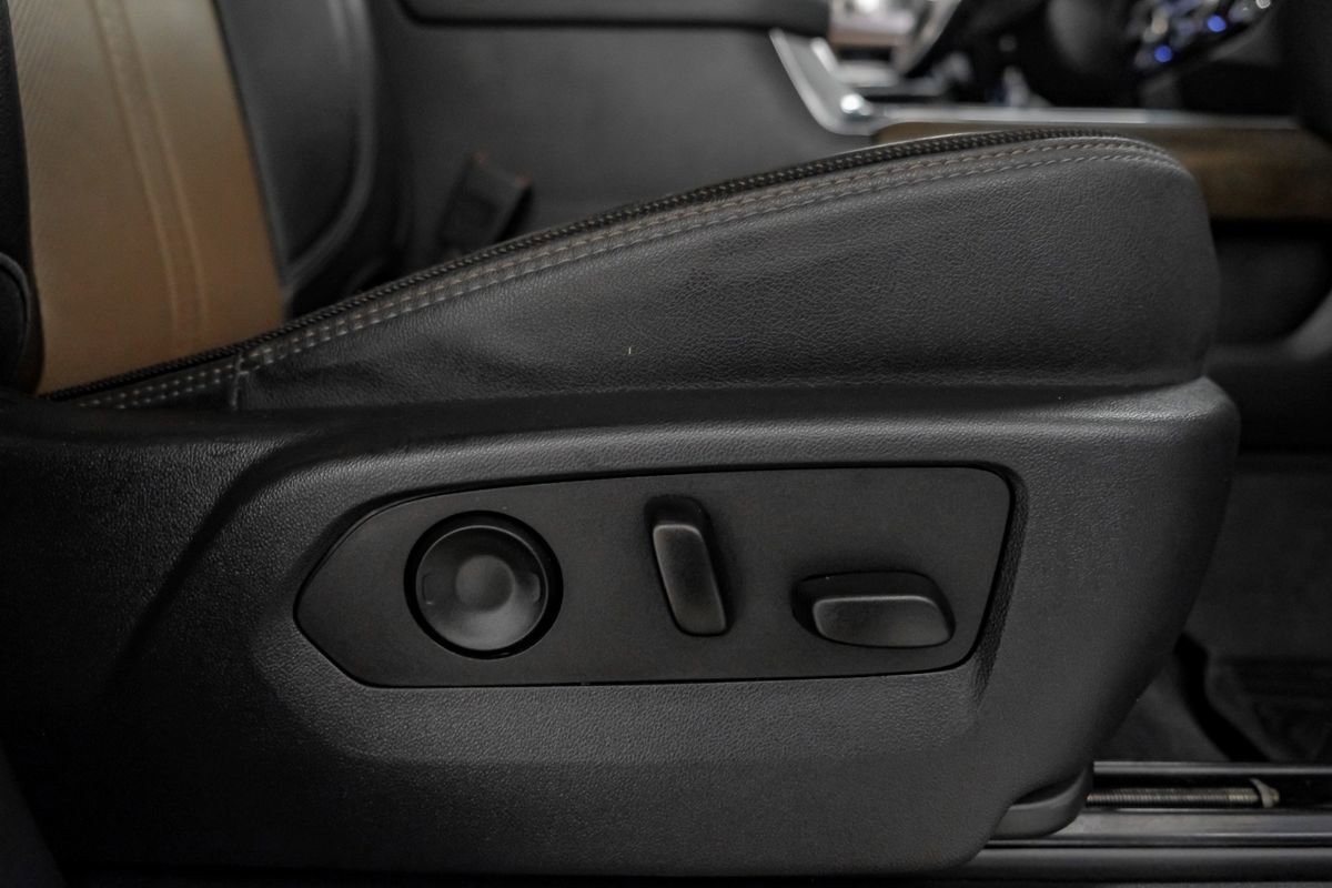 Used 2024 Chevrolet Silverado 2500 High Country w/ High Country Premium Package image 35