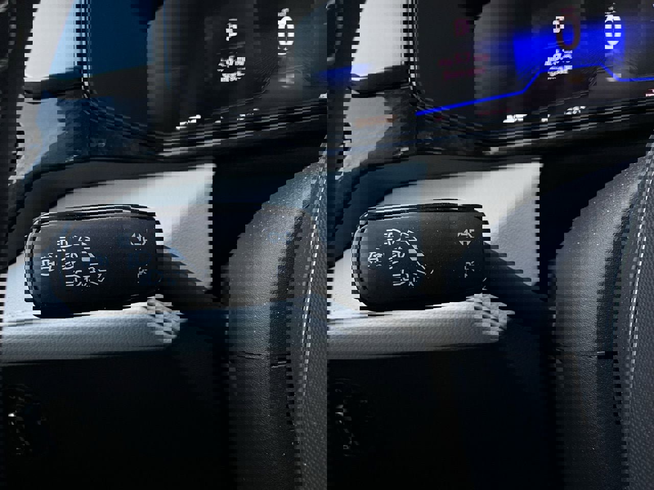 Used 2025 Volkswagen Taos S image 32