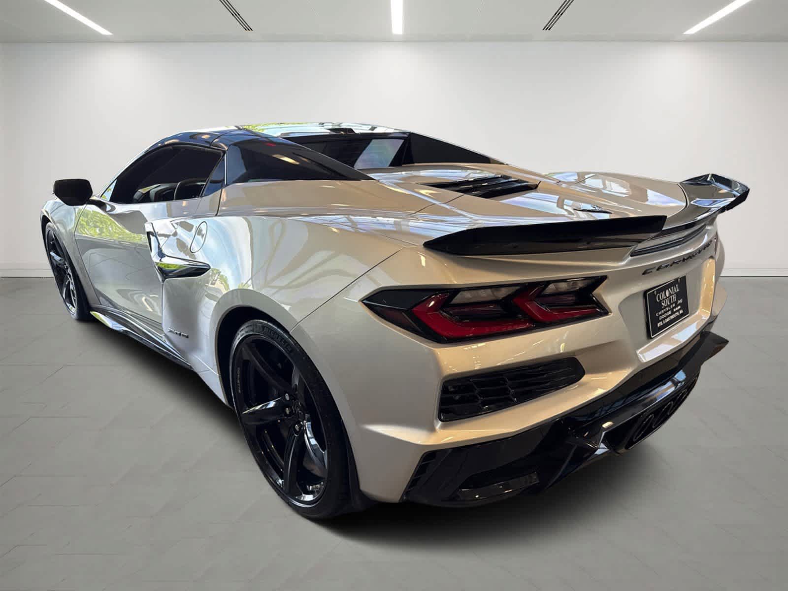 Used 2024 Chevrolet Corvette Z06 RWD image 3