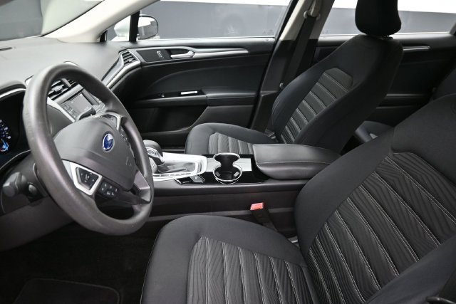 Used 2016 Ford Fusion SE FWD image 16