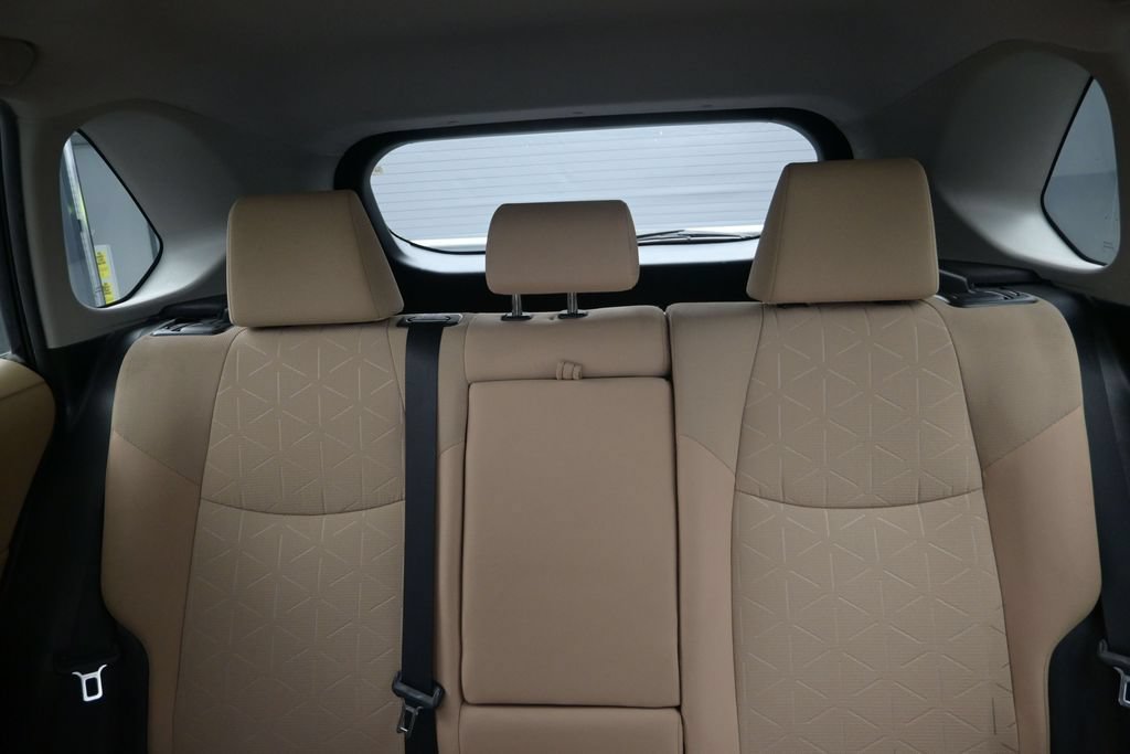 Used 2020 Toyota RAV4 XLE w/ Convenience Package FWD image 16