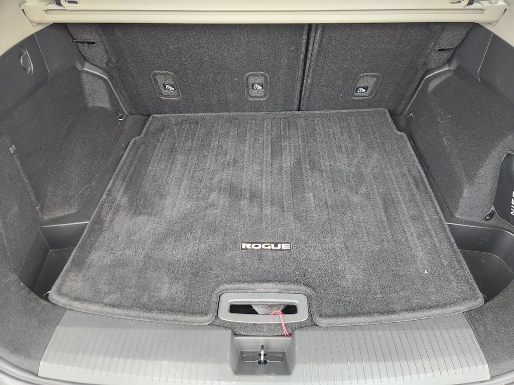 Used 2022 Nissan Rogue SV FWD image 23