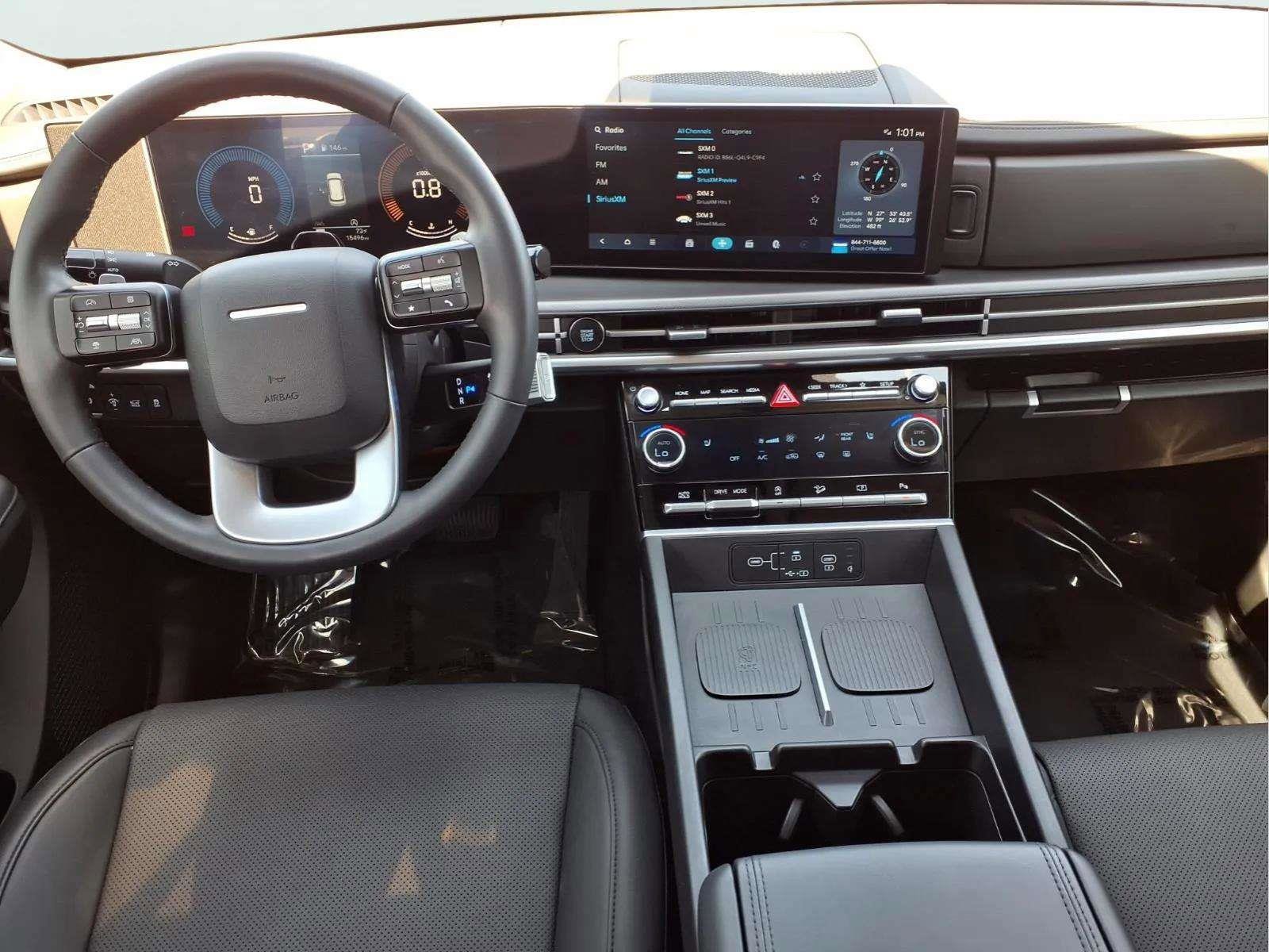 Certified 2025 Hyundai Santa Fe SEL image 11