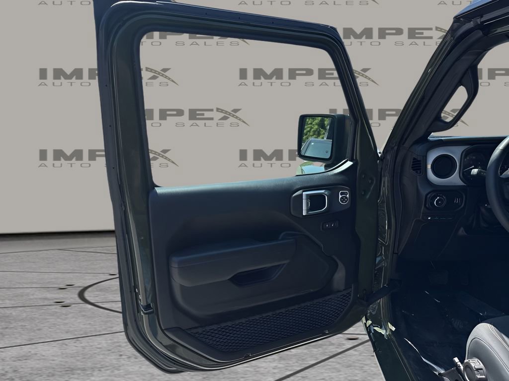Used 2024 Jeep Wrangler Unlimited w/ Convenience Group AWD/4WD image 26