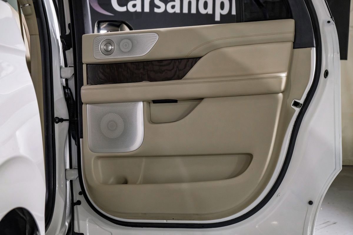 Used 2020 Lincoln Navigator L Reserve w/ Luxury Package image 38