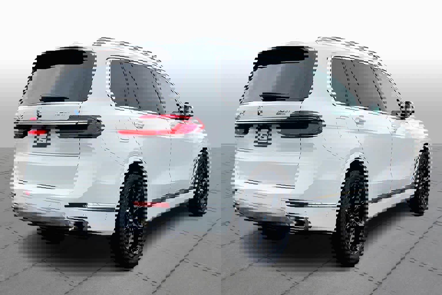 Certified 2025 BMW X7 xDrive40i w/ Premium Package image 12