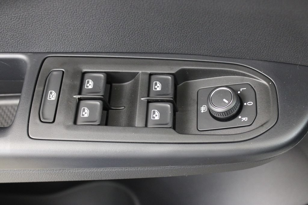 New 2026 Volkswagen Taos SEL AWD/4WD image 18