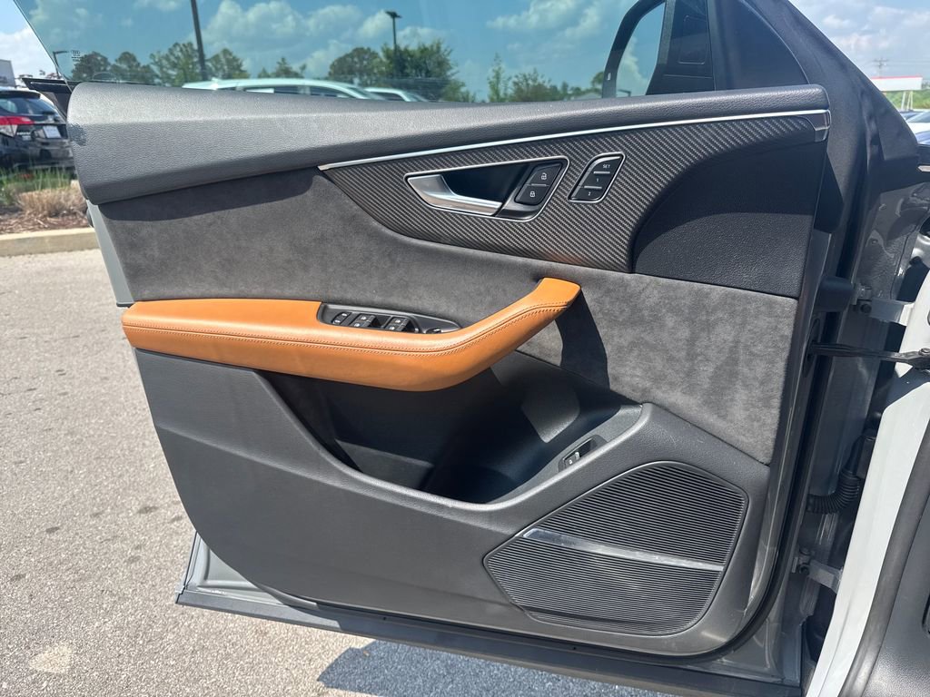 Used 2022 Audi RS Q8 AWD/4WD image 10