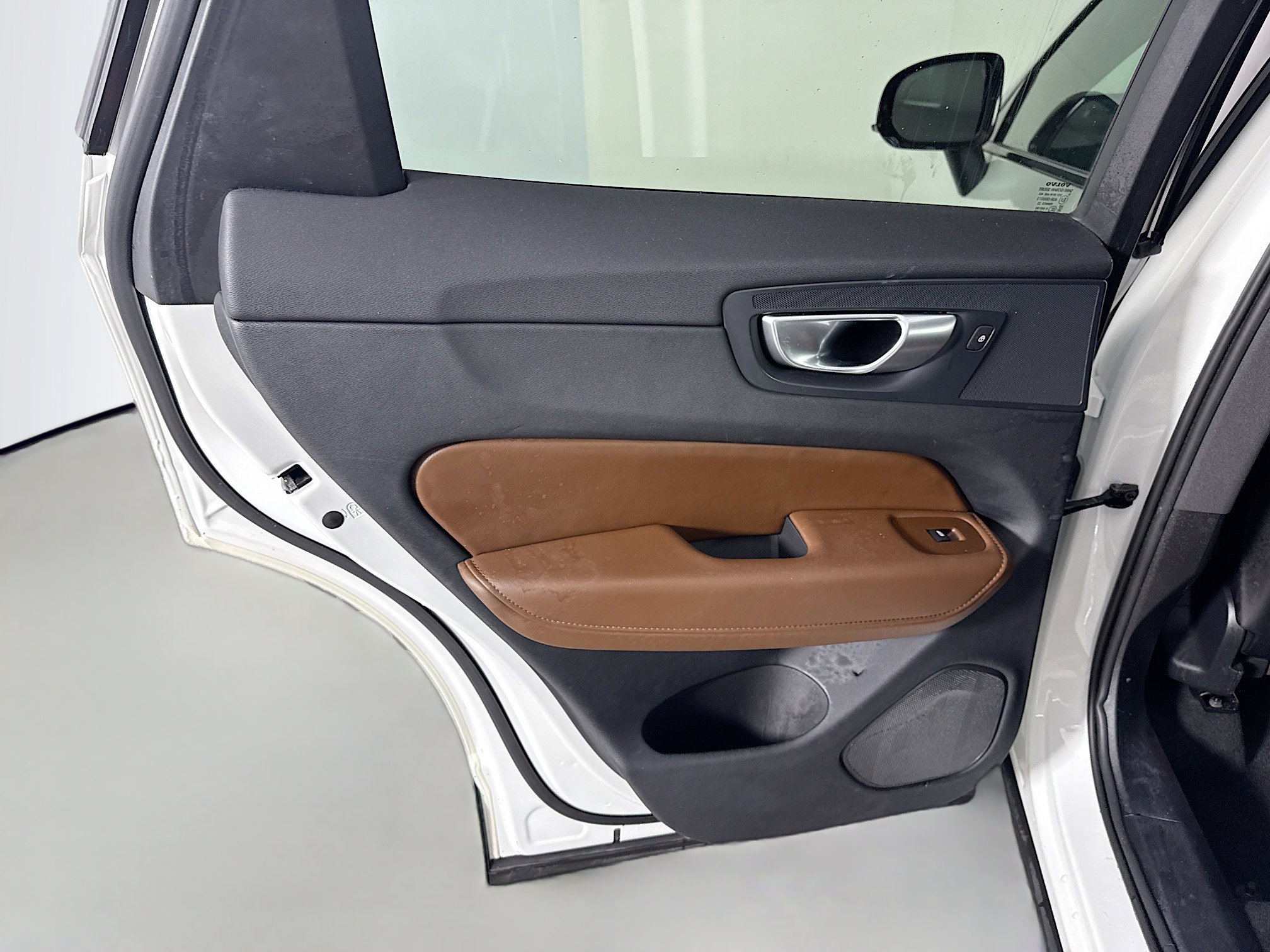 Used 2024 Volvo XC60 B5 Plus image 26