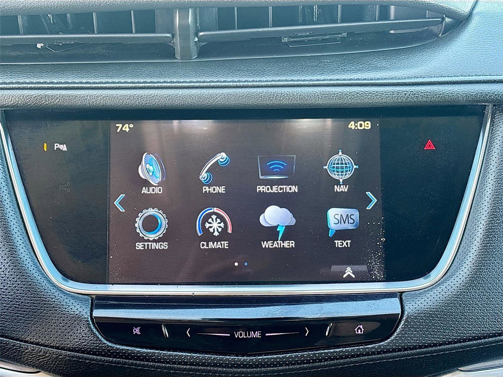 Used 2017 Cadillac XT5 Luxury w/ Driver Awareness Package image 16