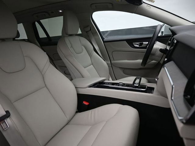 Used 2024 Volvo V60 B5 Cross Country Plus image 35