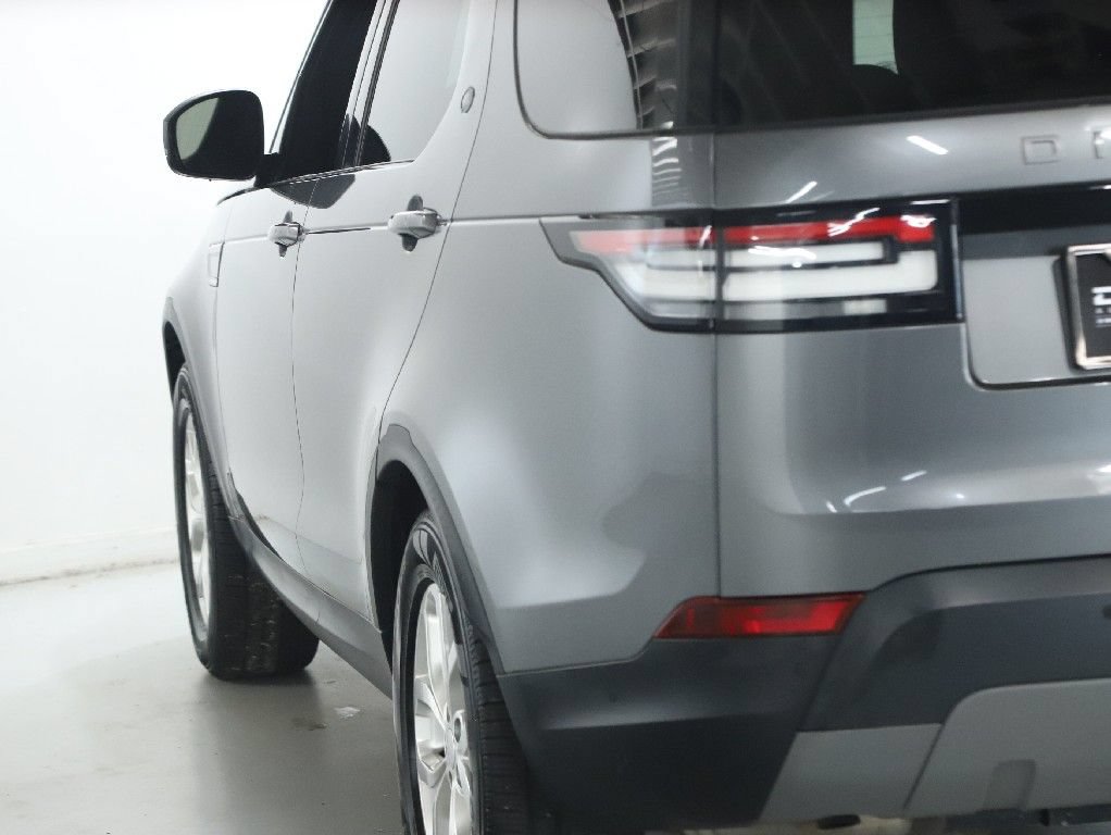 Used 2017 Land Rover Discovery SE AWD/4WD image 6